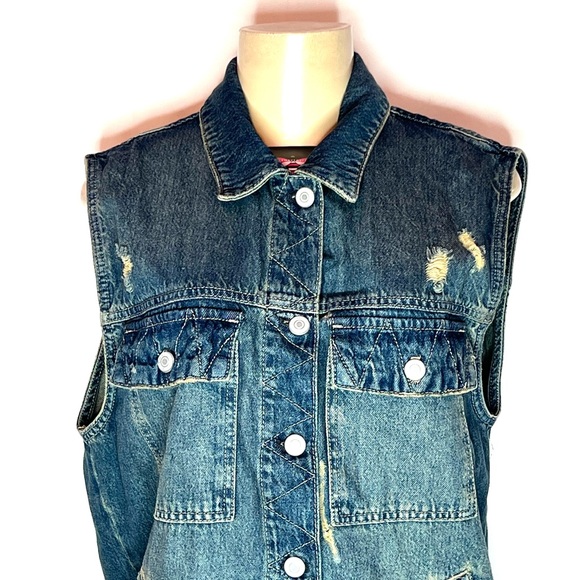We The Free distressed oversized denim Jean Vest size Xs - Picture 2 of 4